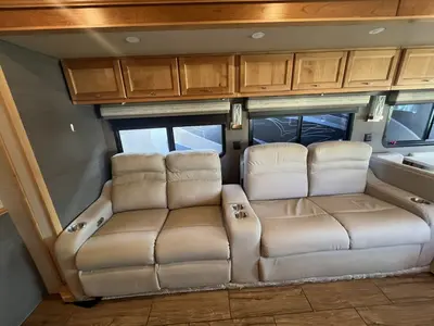 2022 Tiffin Motorhomes Allegro RED photo 12