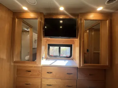 2022 Tiffin Motorhomes Allegro RED photo 16
