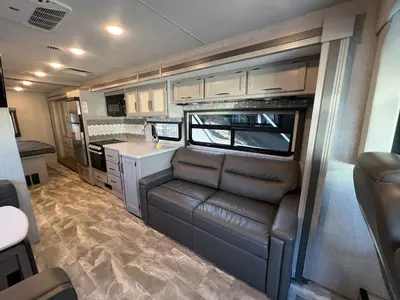 2022 Thor Motor Coach Windsport photo 5