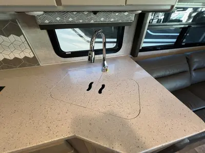 2022 Thor Motor Coach Windsport photo 8