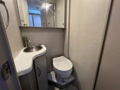 2025 Thor Motor Coach Tiburon photo 13