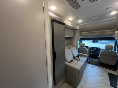 2025 Thor Motor Coach Tiburon photo 11