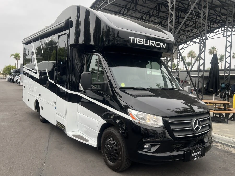 2025 Thor Motor Coach Tiburon exterior
