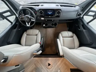2025 Thor Motor Coach Tiburon photo 2