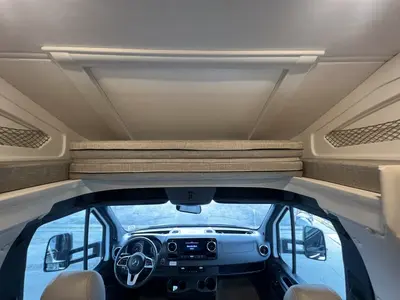 2025 Thor Motor Coach Tiburon photo 4