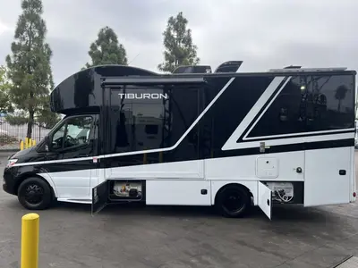 2025 Thor Motor Coach Tiburon photo 19
