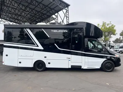 2025 Thor Motor Coach Tiburon photo 20