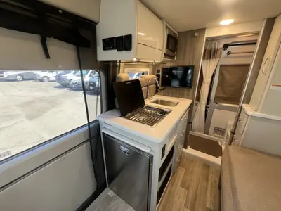 2025 Thor Motor Coach Rize photo 6