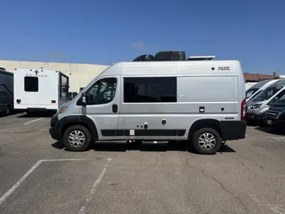 2025 Thor Motor Coach Rize photo 17