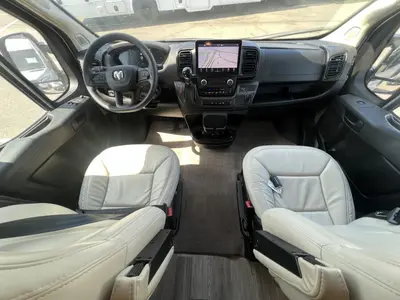 2025 Thor Motor Coach Rize photo 3