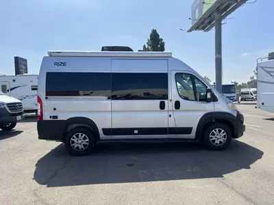 2025 Thor Motor Coach Rize photo 19