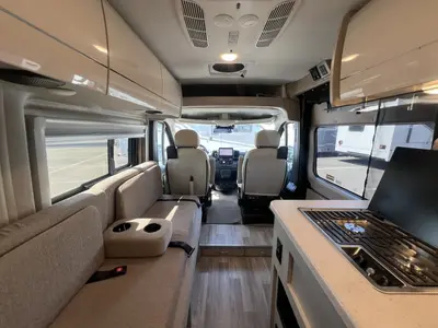 2025 Thor Motor Coach Rize photo 4