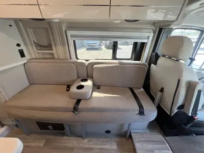 2025 Thor Motor Coach Rize photo 13