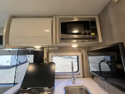 2025 Thor Motor Coach Rize photo 11