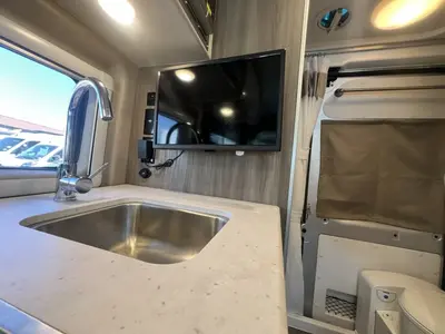 2025 Thor Motor Coach Rize photo 16