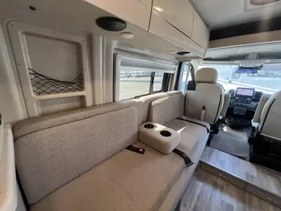 2025 Thor Motor Coach Rize photo 12
