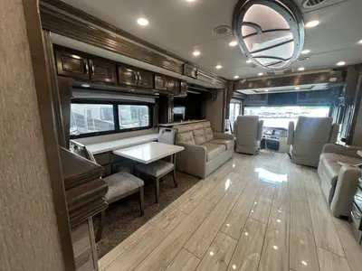 2023 Fleetwood Discovery photo 11
