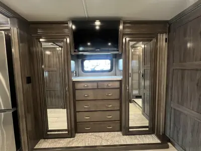 2023 Fleetwood Discovery photo 15