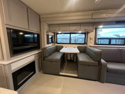 2023 Thor Motor Coach Inception photo 14