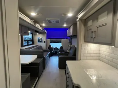 2023 Thor Motor Coach Inception photo 3
