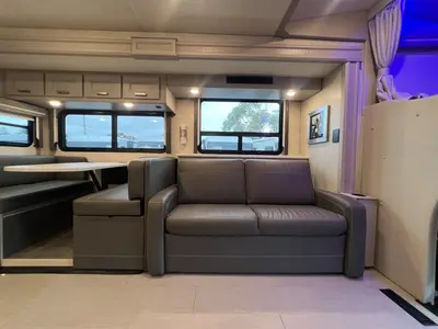 2023 Thor Motor Coach Inception photo 15