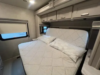 2023 Thor Motor Coach Inception photo 16