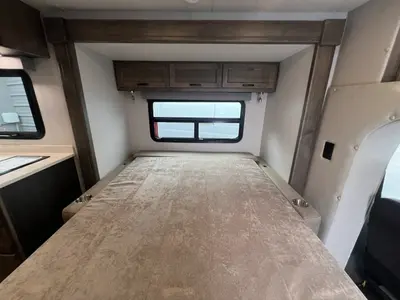 2026 Tiffin Motorhomes Midas photo 11