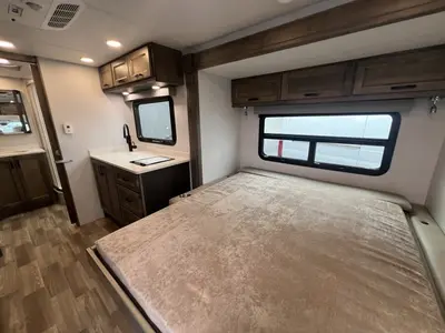 2026 Tiffin Motorhomes Midas photo 12