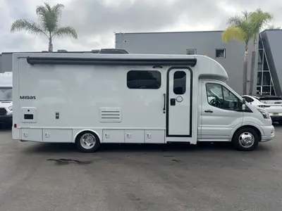 2026 Tiffin Motorhomes Midas photo 19