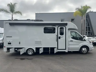 2026 Tiffin Motorhomes Midas photo 20