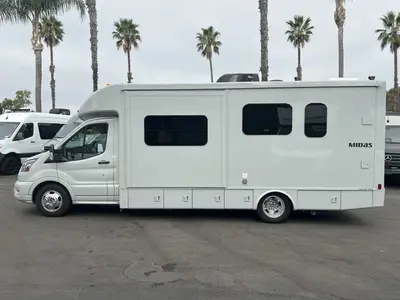 2026 Tiffin Motorhomes Midas photo 17