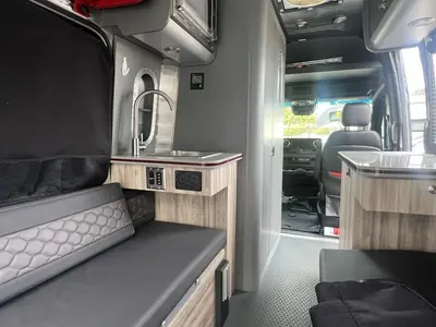 2025 Airstream Interstate photo 8