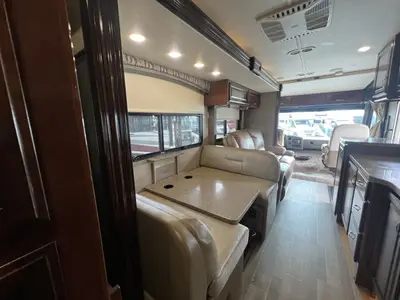 2018 Fleetwood Flair LXE photo 10
