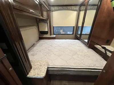2018 Fleetwood Flair LXE photo 13