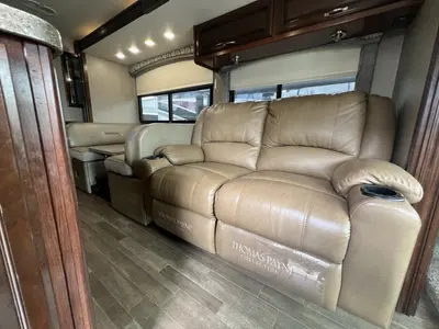 2018 Fleetwood Flair LXE photo 12