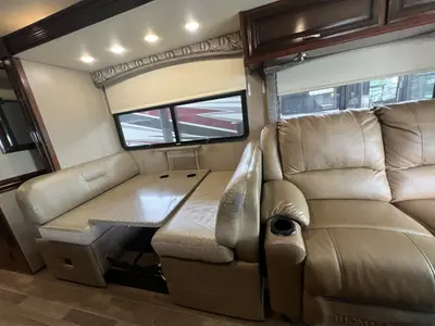 2018 Fleetwood Flair LXE photo 11