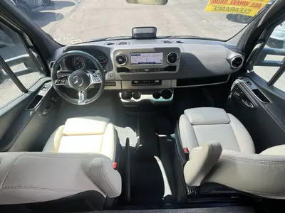 2025 Winnebago Navion photo 2