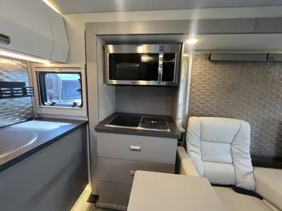 2025 Winnebago Navion photo 7
