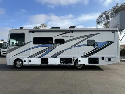 2023 Thor Motor Coach Hurricane photo 20