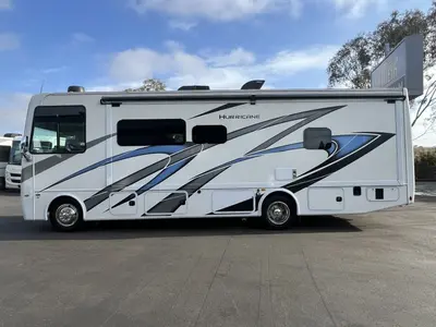 2023 Thor Motor Coach Hurricane photo 19