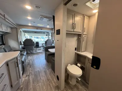 2023 Thor Motor Coach Hurricane photo 12