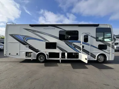 2023 Thor Motor Coach Hurricane photo 22