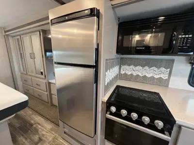 2023 Thor Motor Coach Hurricane photo 11