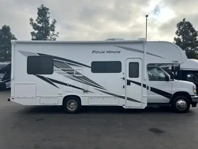 2025 Thor Motor Coach Four Winds photo 21