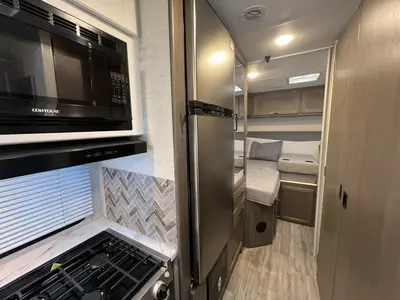 2025 Thor Motor Coach Four Winds photo 10