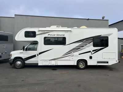 2025 Thor Motor Coach Four Winds photo 19
