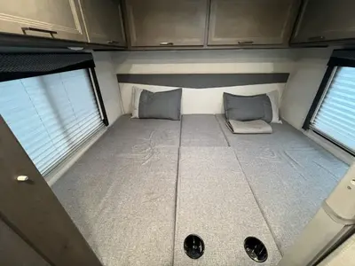 2025 Thor Motor Coach Four Winds photo 13