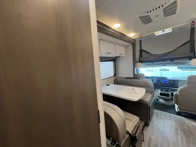 2025 Thor Motor Coach Four Winds photo 11