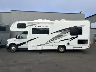 2025 Thor Motor Coach Four Winds photo 20