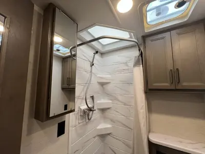 2025 Thor Motor Coach Four Winds photo 17